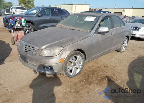 2008 Mercedes-Benz C 300 Luxury 4Matic z USA, uszkodzony, nr VIN WDDGF81X48F151719